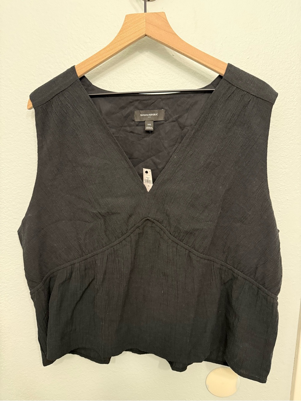 Banana Republic | Black V-Neck Sleeveless Top
